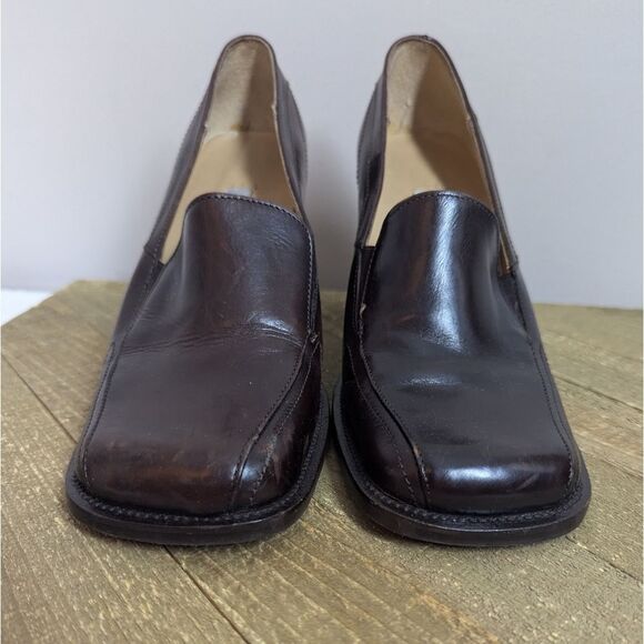 Vintage Brown Leather Loafers – Made in Italy – Size 38 (US 7.5) – 3” Block Heel - Picture 4 of 9